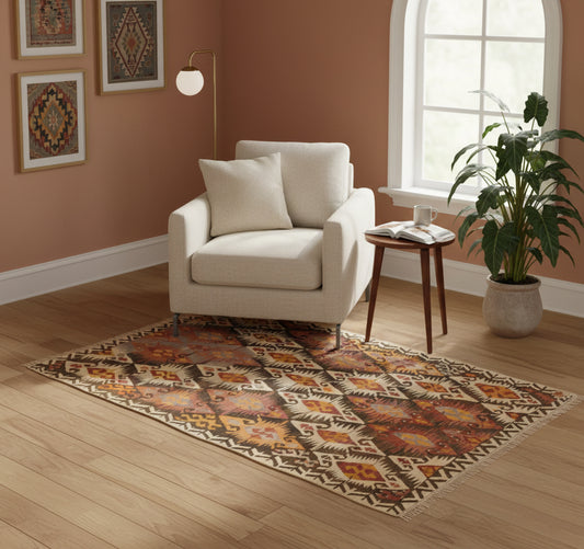 Kilim Adana 188 x 123 cm en situation dans un intérieur moderne – Décoration provenance Adana