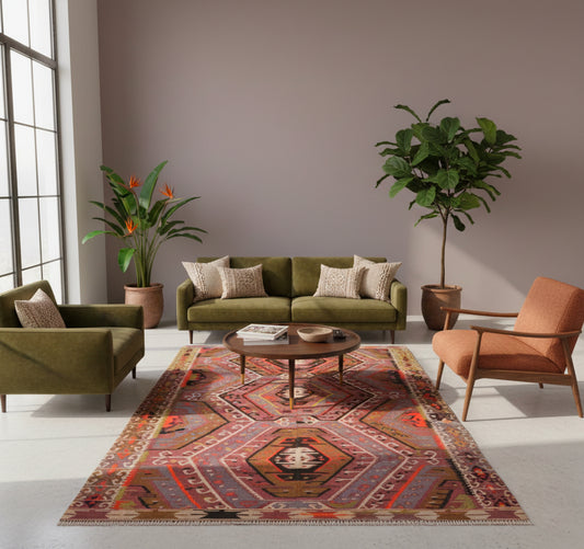 Kilim Kayserie 260 x 145 cm en situation dans un intérieur moderne – Décoration provenance Kayserie