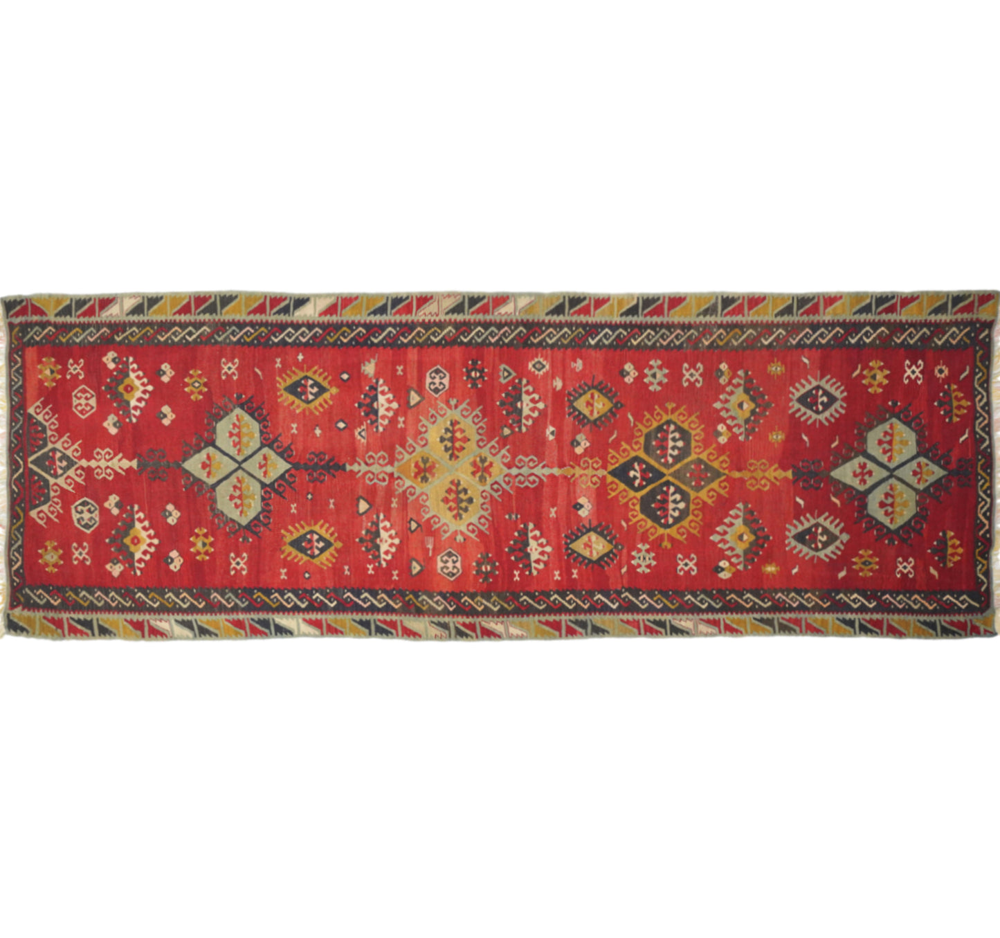 Vue horizontale du kilim Sarkisla 310 x 115 cm – Tapis turc de couloir en laine, fond rouge, motifs géométriques, provenance Sarkisla