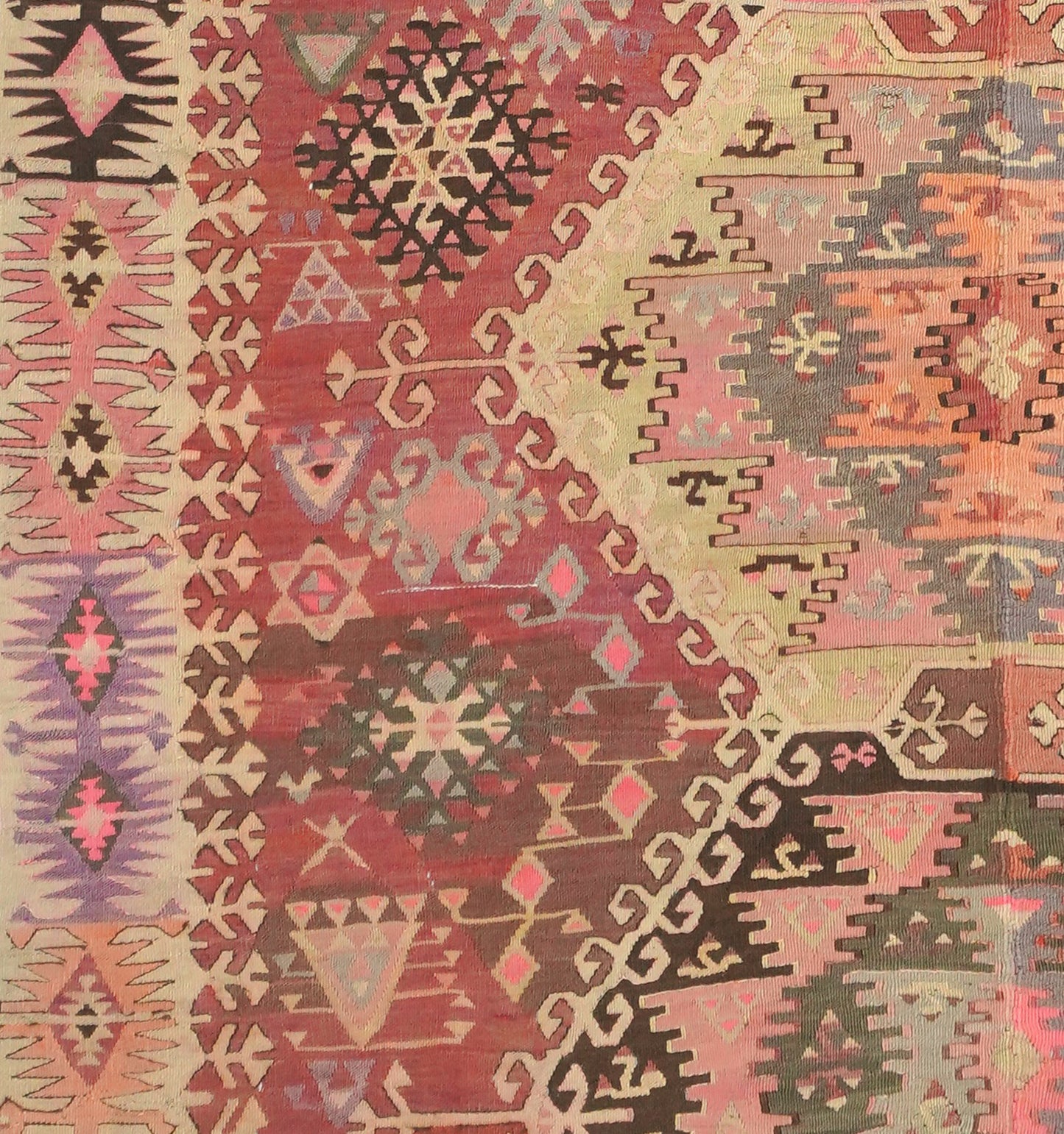 Détail du tissage en laine du kilim Adana tissé à la main (provenance Adana)