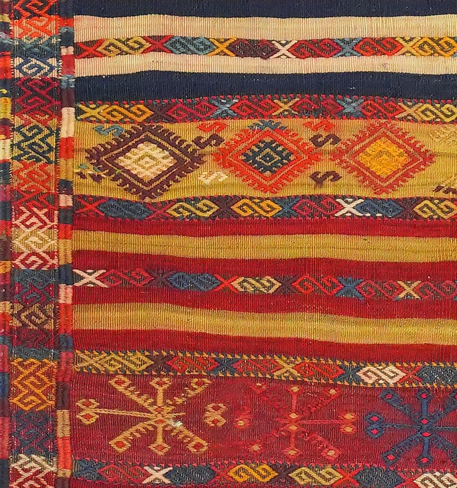 Détail du tissage – Tapis kilim ancien Adiyaman 130×116 cm, laine naturelle tissée main