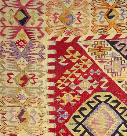 Détail du tissage en laine du kilim Afyon tissé à la main (provenance Afyon)