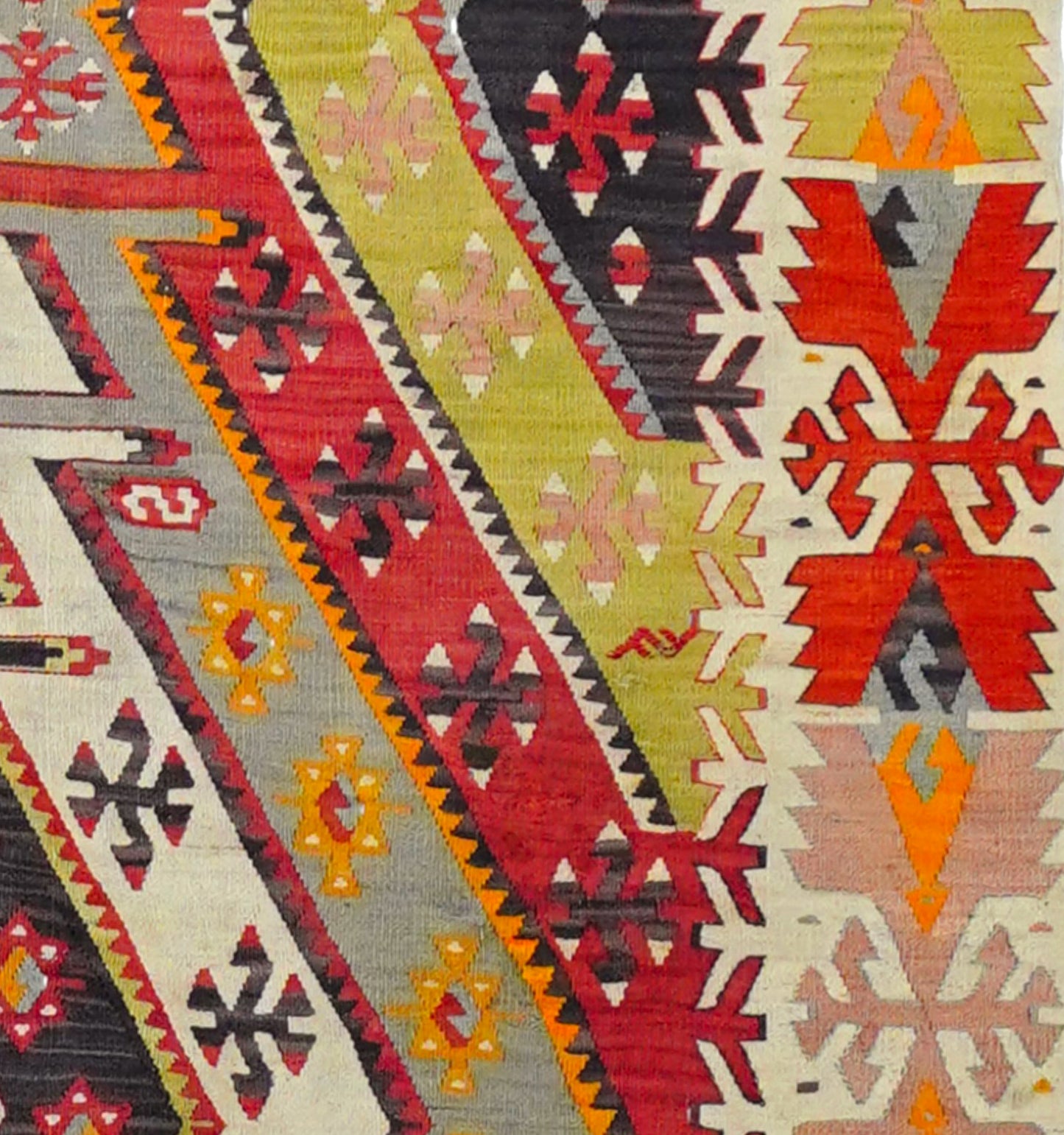 Détail du tissage en laine du kilim Avsar tissé à la main (provenance Avsar)