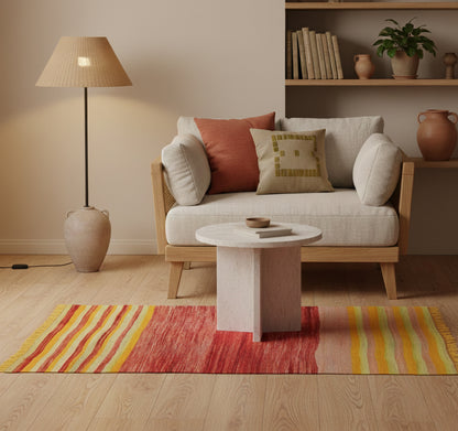 Kilim Bodrum 112 x 70 cm en situation dans un intérieur moderne – Décoration provenance Bodrum