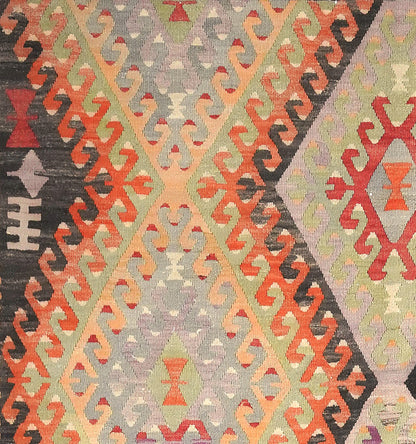 Détail du tissage en laine du kilim Cal tissé à la main (provenance Cal)