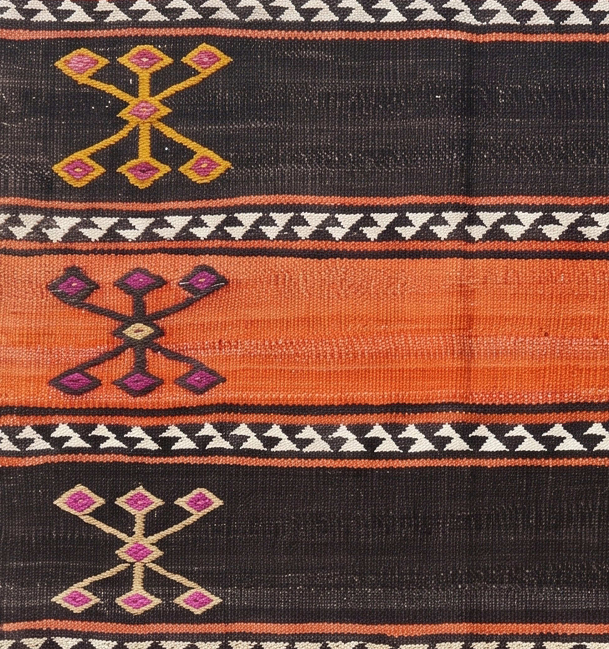 Détail du tissage en laine du kilim Cicim tissé à la main (provenance Cicim)