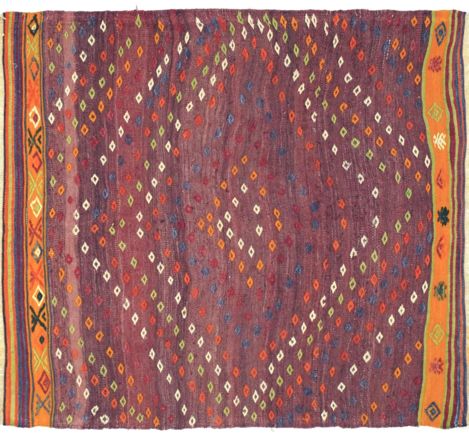 Vue horizontale du kilim Cicim 124 x 122 cm – Tapis turc en laine de provenance Cicim