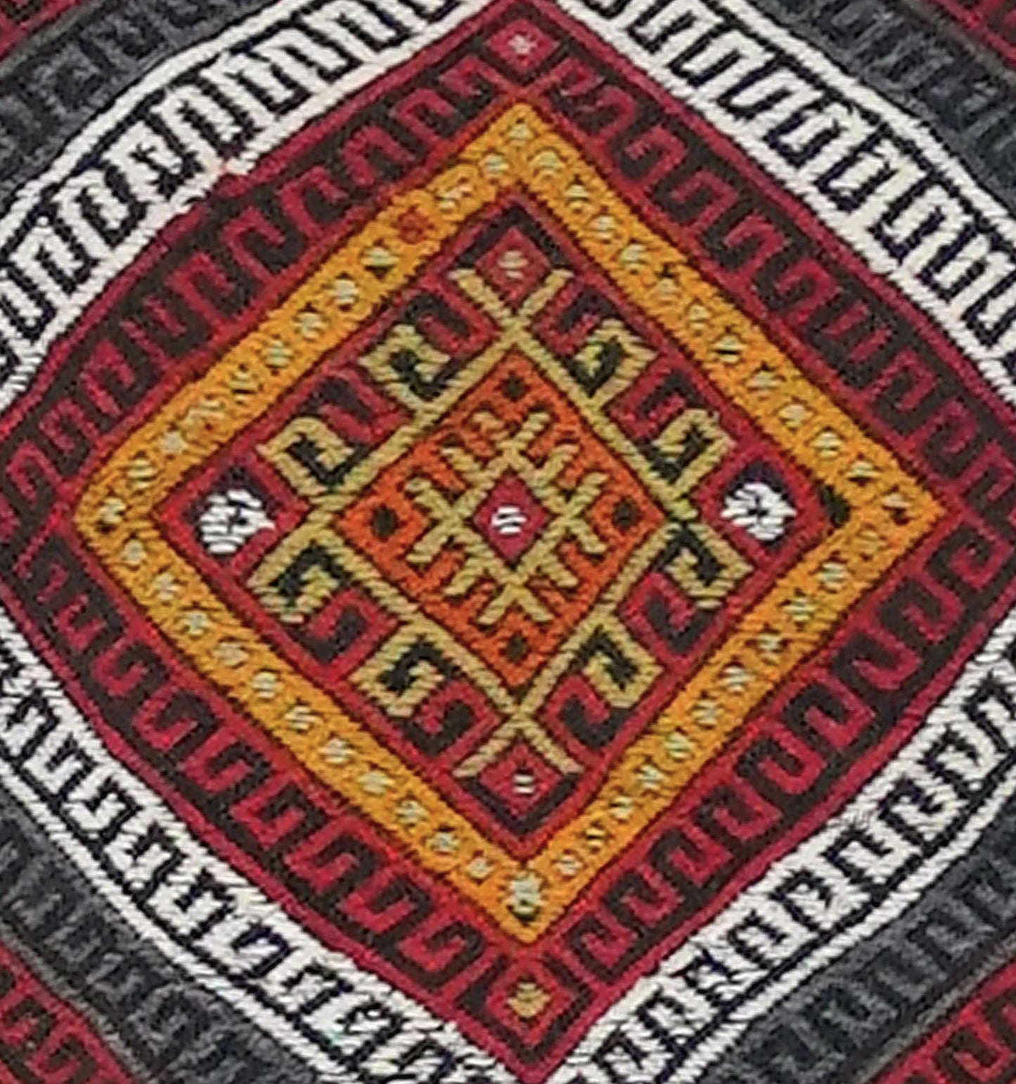 Détail du tissage – Tapis kilim ancien Cicim 88×46 cm, laine naturelle tissée main