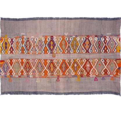 Vue horizontale du kilim Cuval 130 x 68 cm – Tapis turc en laine de provenance Cuval