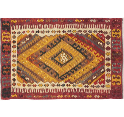 Tapis kilim Fethiye 117 × 83 cm, vue d'ensemble – Laine naturelle tissée main
