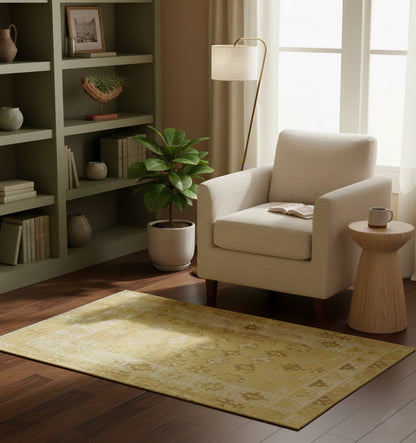 Kilim Gomurgen 146 x 100 cm en situation dans un intérieur moderne – Décoration provenance Gomurgen