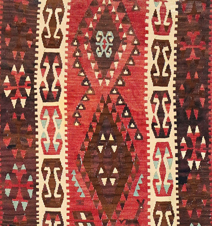 Détail du tissage en laine du kilim Komurgen tissé à la main (provenance Komurgen)