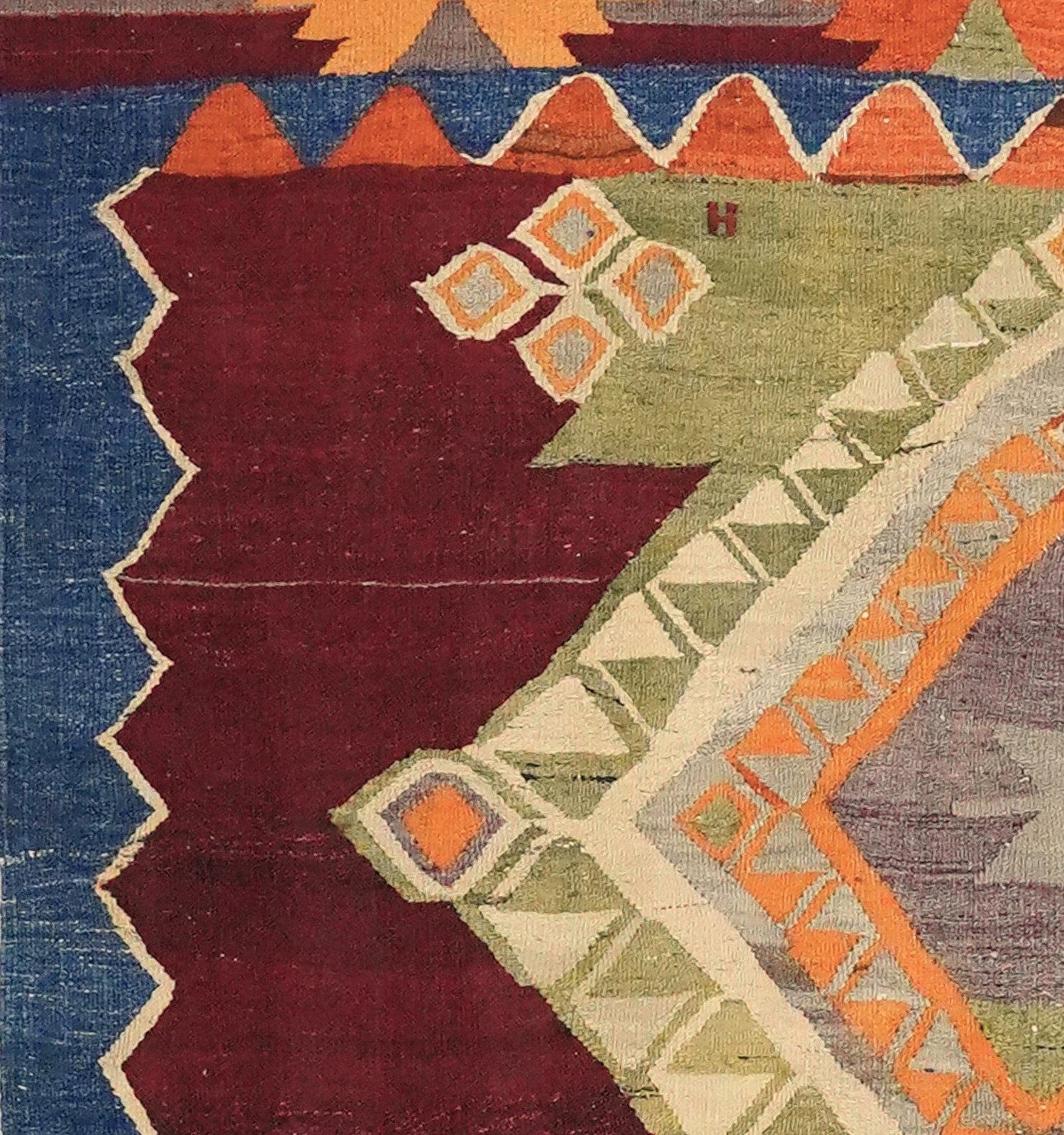 Détail du tissage en laine du kilim Koprubasi tissé à la main (provenance Koprubasi)