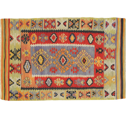 Vue horizontale du kilim Pamukkale 135 x 90 cm – Tapis turc en laine de provenance Pamukkale