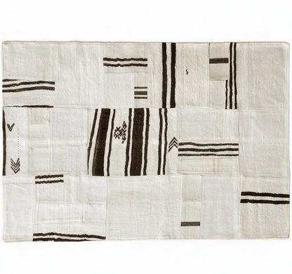 Vue horizontale du kilim Patchwork 210 x 140 cm – Tapis turc en laine de provenance Patchwork