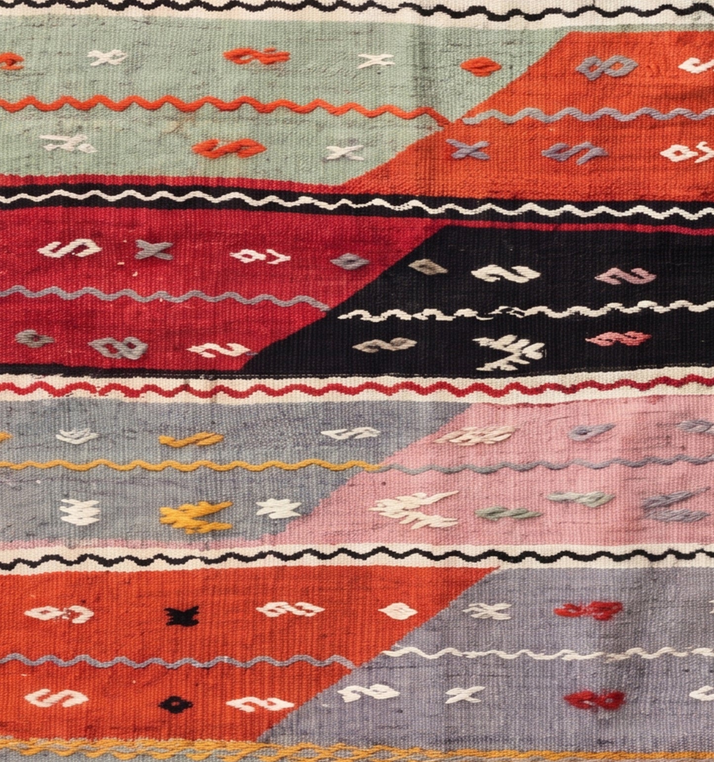 Détail du tissage en laine du kilim Sofra tissé à la main (provenance Sofra)