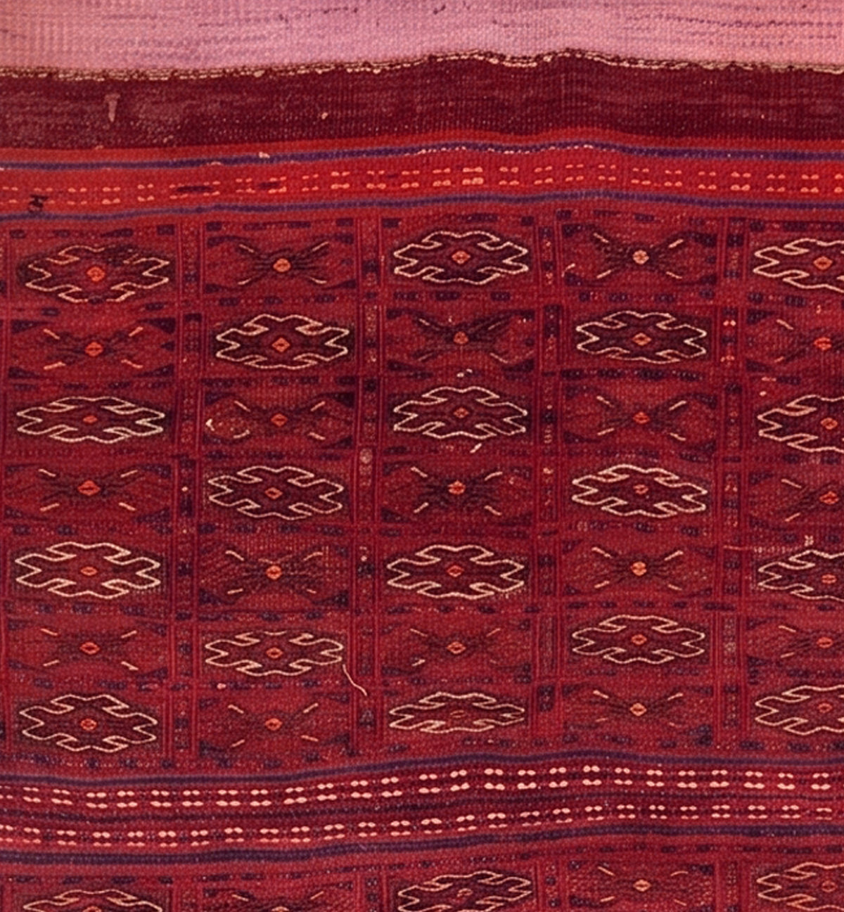 Détail du tissage en laine du kilim Soumak tissé à la main (provenance Soumak)