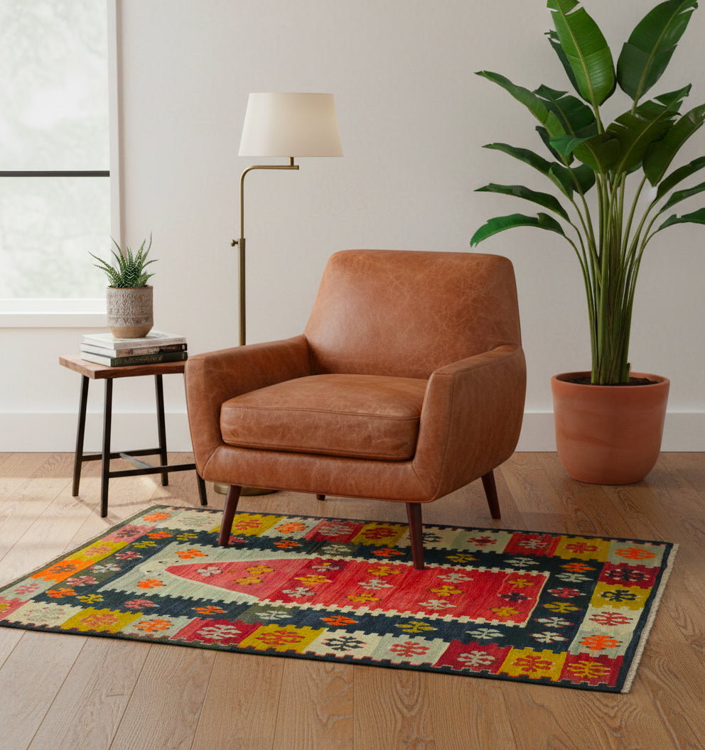 Kilim Yozgat 130 x 95 cm en situation dans un intérieur moderne – Décoration provenance Yozgat