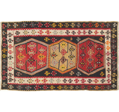 Vue horizontale du kilim Yozgat 176 x 105 cm – Tapis turc en laine de provenance Yozgat
